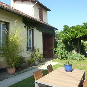 https://studio-ville-trs-calme.midi-pyreneeshotels.com