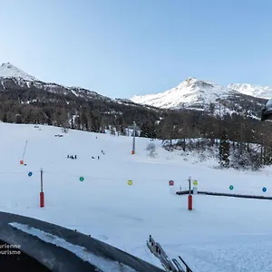 https://les-chenevers.hotels-rhonealpes.com