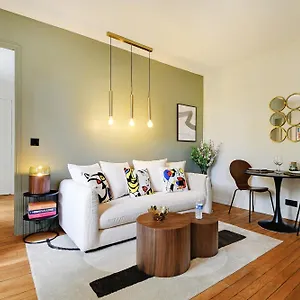 https://luxury-flat-by-les-maisons-de-charloc-homes.fr-paris.fr